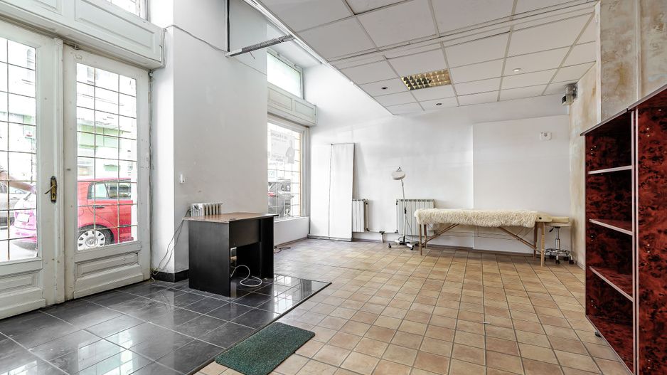 Spațiu comercial cu 5 căi de acces, clădire complet restaurată. - Poză 8