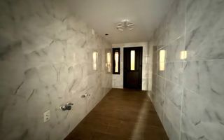 Casa renovata complet, Corlata Centru - Poză 3