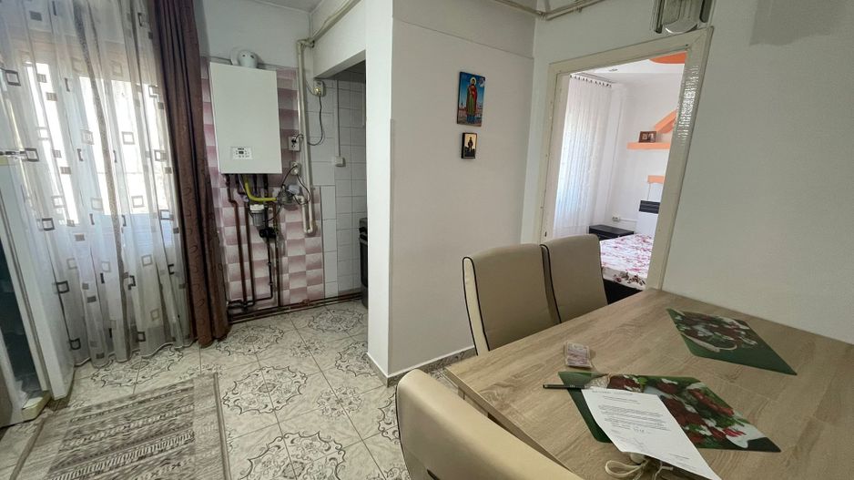 Soarelui-Gen. 30 | 3 camere | Centrala proprie | 2 balcoane - Poză 3