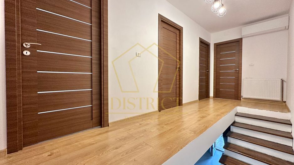 Duplex cu 4 camere si dressing mobilat in Giroc zona Planetelor la asfalt. - Poză 11