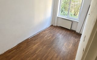 Apartament 3 camere Tractorul, ideal pentru renovare și personalizare - Poză 4