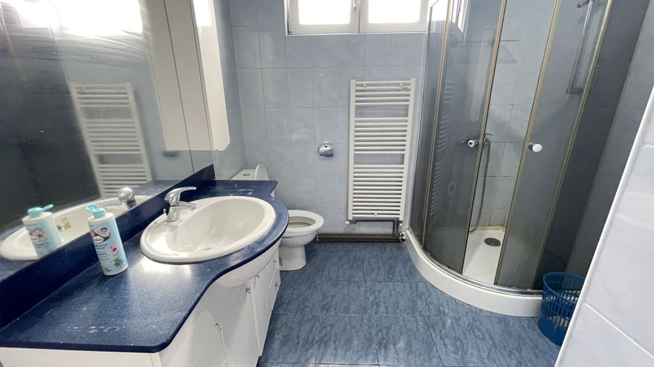 SPATIOS IN ZONA MEDICINEI -4 camere,garaj propriu si boxa - Poză 15