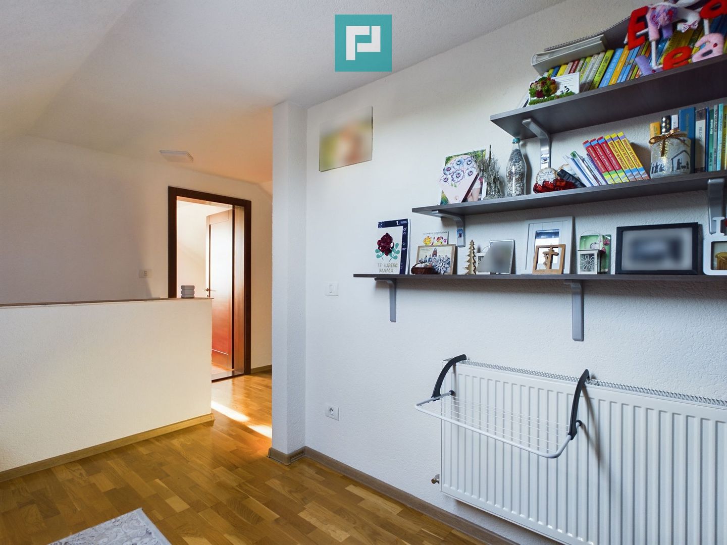 Vilă cu mansardă în Bujac - Poză 18