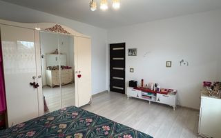 Casă cu 5 dormitoare + Garaj - Islaz - Comuna Brănești - Poză 22
