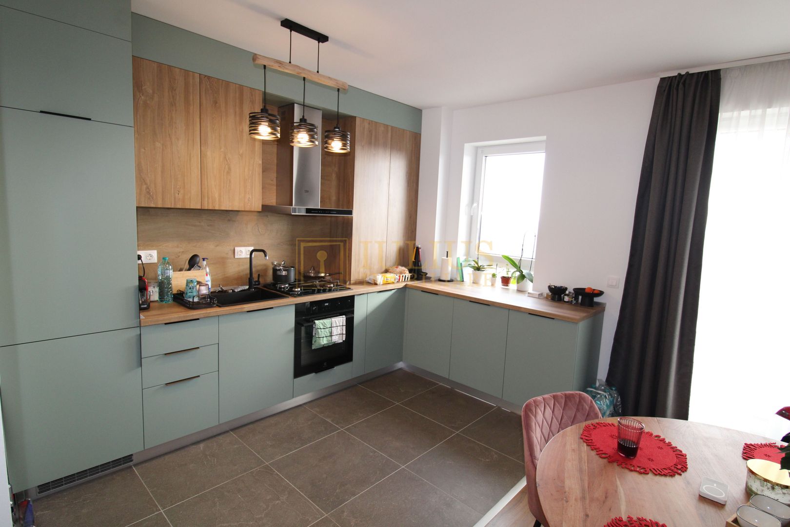 2 camere modern linistit ,vedere, panoramica - Poză 4