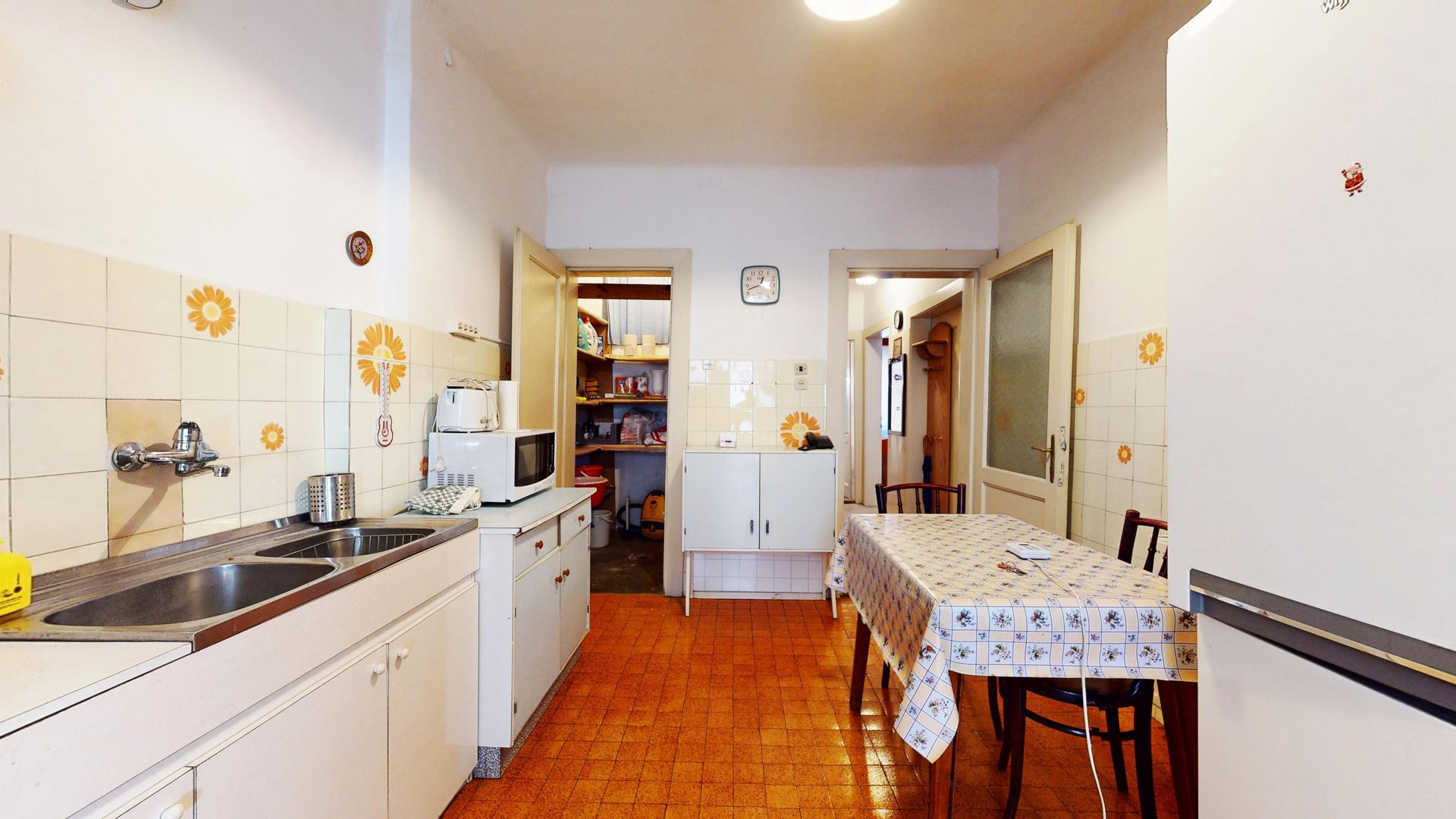 Apartament in casa si garaj in zona spitalul militar-Brasov - Poză 1