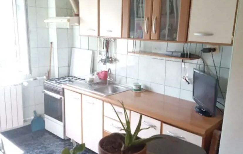 Apartament cu trei camere, Piata Sudului, 125.000€ negociabil - Poză 1