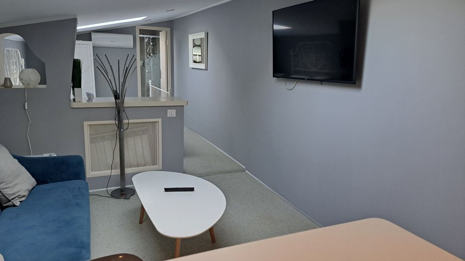 Studio cochet de închiriat în mansardă, inima orașului! - Poză 5