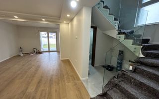 Duplex deosebit cu garaj și subsol - Poză 1