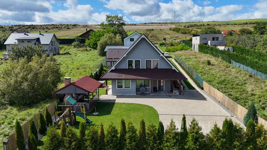 Vilă unică cu teren generos și vedere superbă în Sălicea! - Poză 1