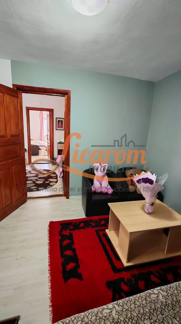 Corp de casa 4 camere zona Nicopole,curte comuna cu 1 familie. - Poză 10
