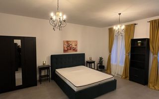 Piața Sfatului – apartament elegant, complet renovat și utilat - Poză 5