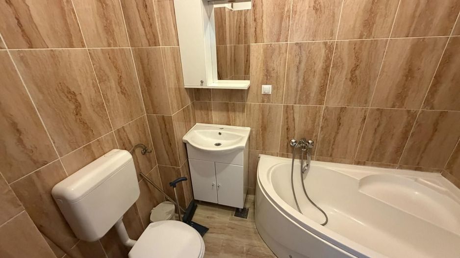 AP. 3 CAMERE - CENTRALA PROPRIE, PARCARE, BLOC NOU, MOBILAT MODERN - Poză 7