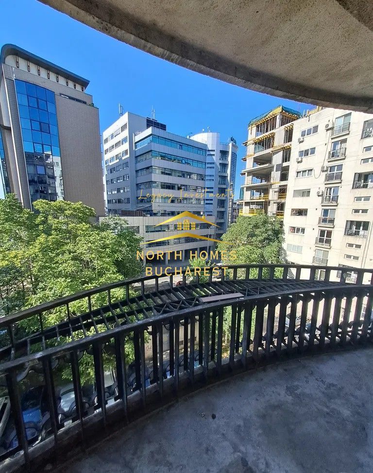 Apartament 3 camere Bulevardul Unirii | Vedere spre spate | Boxa depozitare - Poză 8