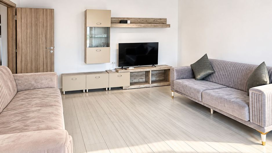 Apartament cu 3 camere - str. Domneasca, ultracentral, bloc nou - 700 euro - Poză 1