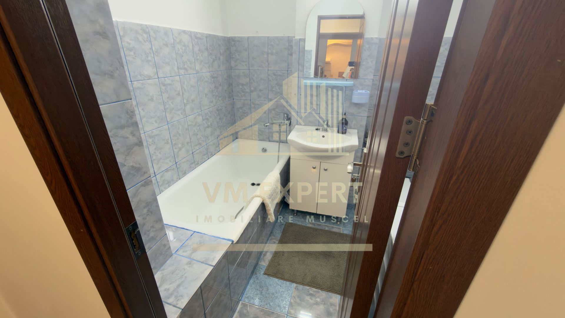 GARSONIERĂ TRANSFORMATĂ  APARTAMENT 2 CAMERE PARTER ZONĂ CENTRALĂ CAMPULUNG - Poză 10