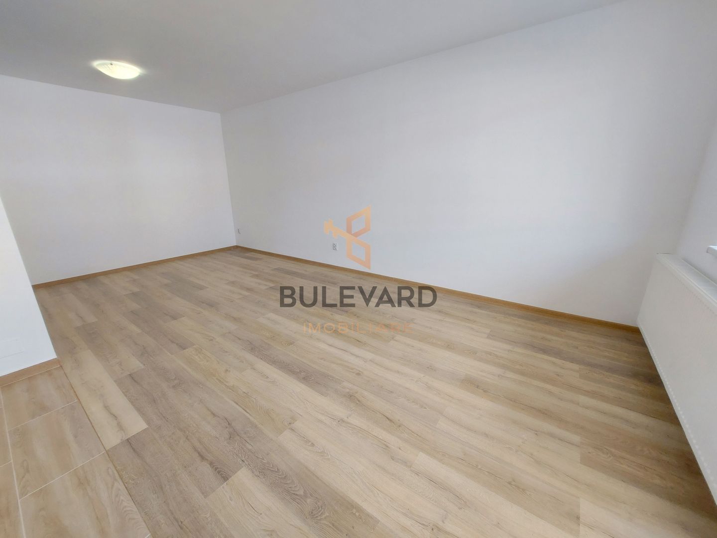 Apartament cu 2 camere , zona Porii! - Poză 2