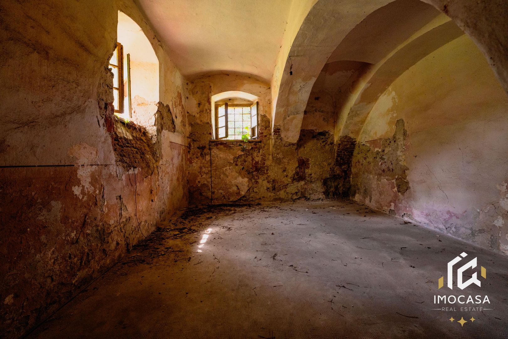 Vila Conac boieresc contelui Fabia 1920 de vânzare Păuliș Arad 2,4 ha - Poză 14