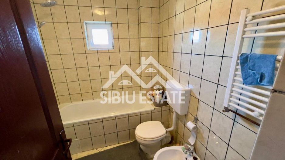 Casa duplex 100 mp utili, la intrare Sura Mare teren 1500 mp teren - Poză 12