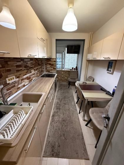 3 camere decomandat, 2 băi, metrou Muncii, bd. Basarabia - Poză 1