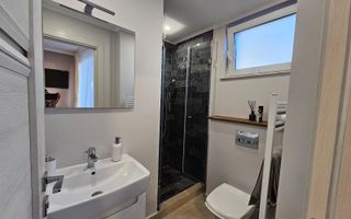 Casă spațioasă cu 4 camere și curte proprie – ideală pentru familie - Poză 15