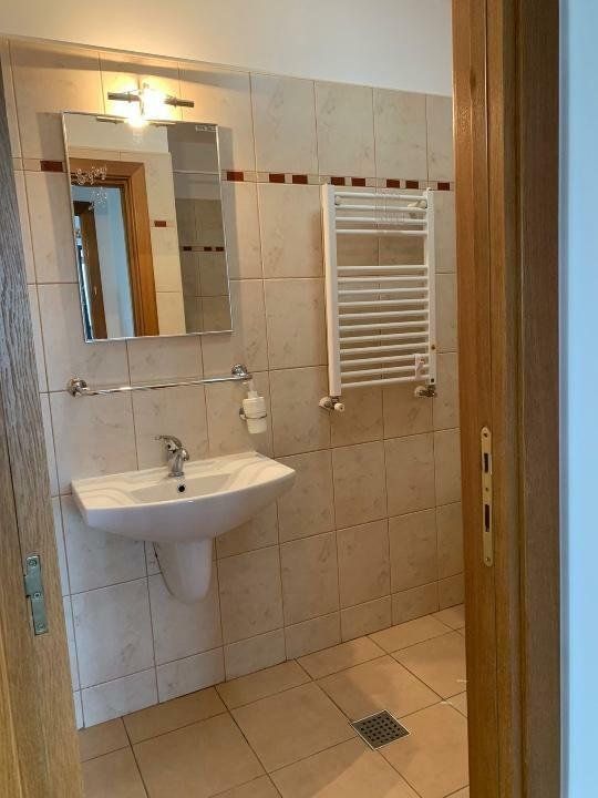 Apartament de Închiriat - 2 Camere, 90mp, Et11/14 Cu Vedere Superbă la Răsărit - Poză 5