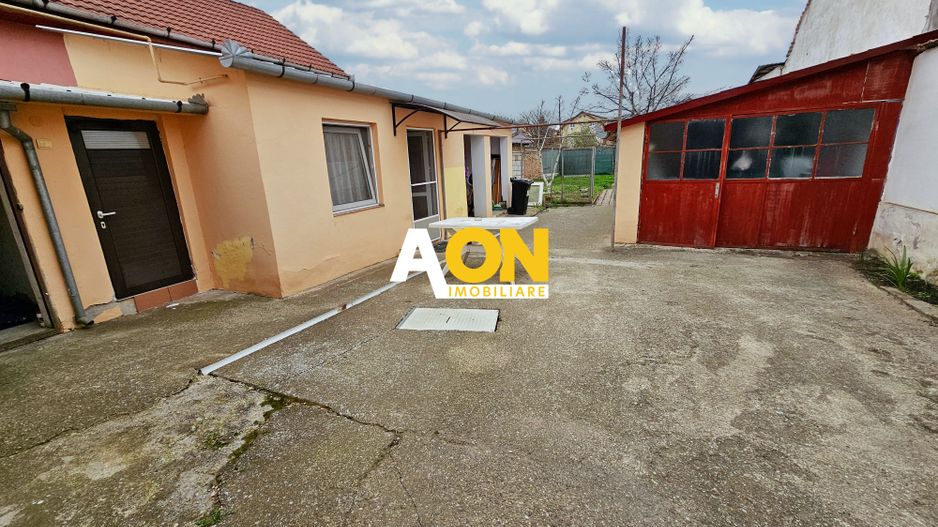 Casa 3 camere, 2 bai, mobilata, utilata, 645 mp teren, zona Lipoveni - Poză 2