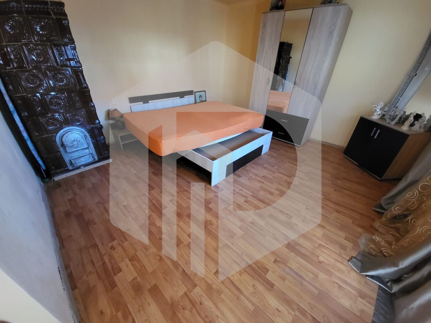 Casa in Avrig | 3 Dormitoare + Living si Bucatarie | Pivnita - Poză 10