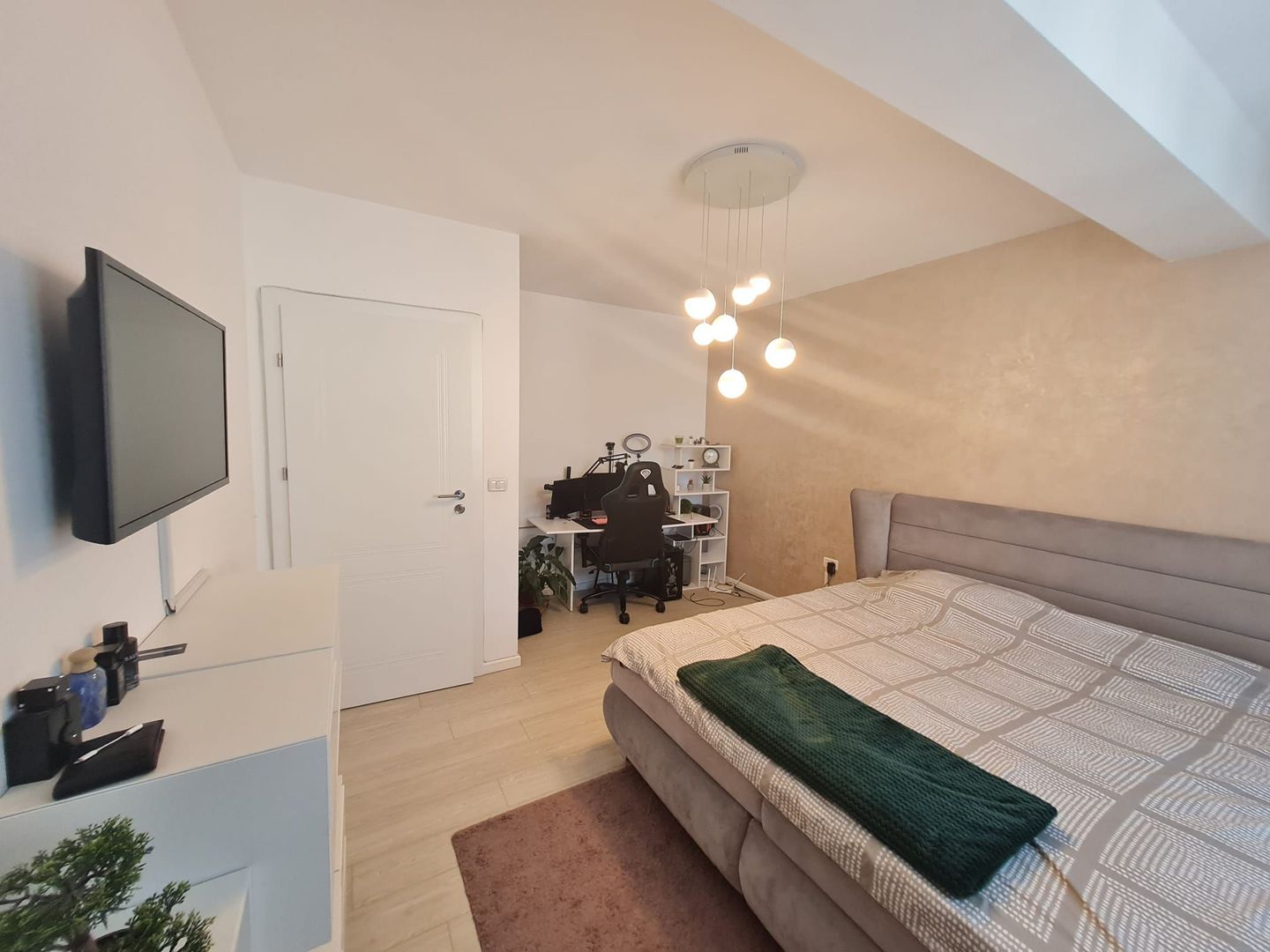 Duplex minimalist cu piscina - Poză 6