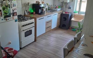 Apartament decomandat, zona centrala Apahida, aproape de Primărie. - Poză 2