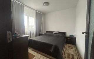 De vanzare Apartament 3 camere zona de jos - Poză 7