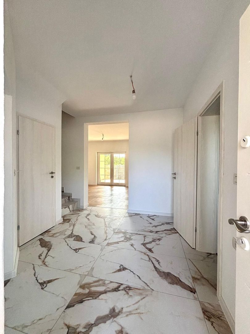 Duplex -4 camere - toate utilitatile - Sag - Poză 2