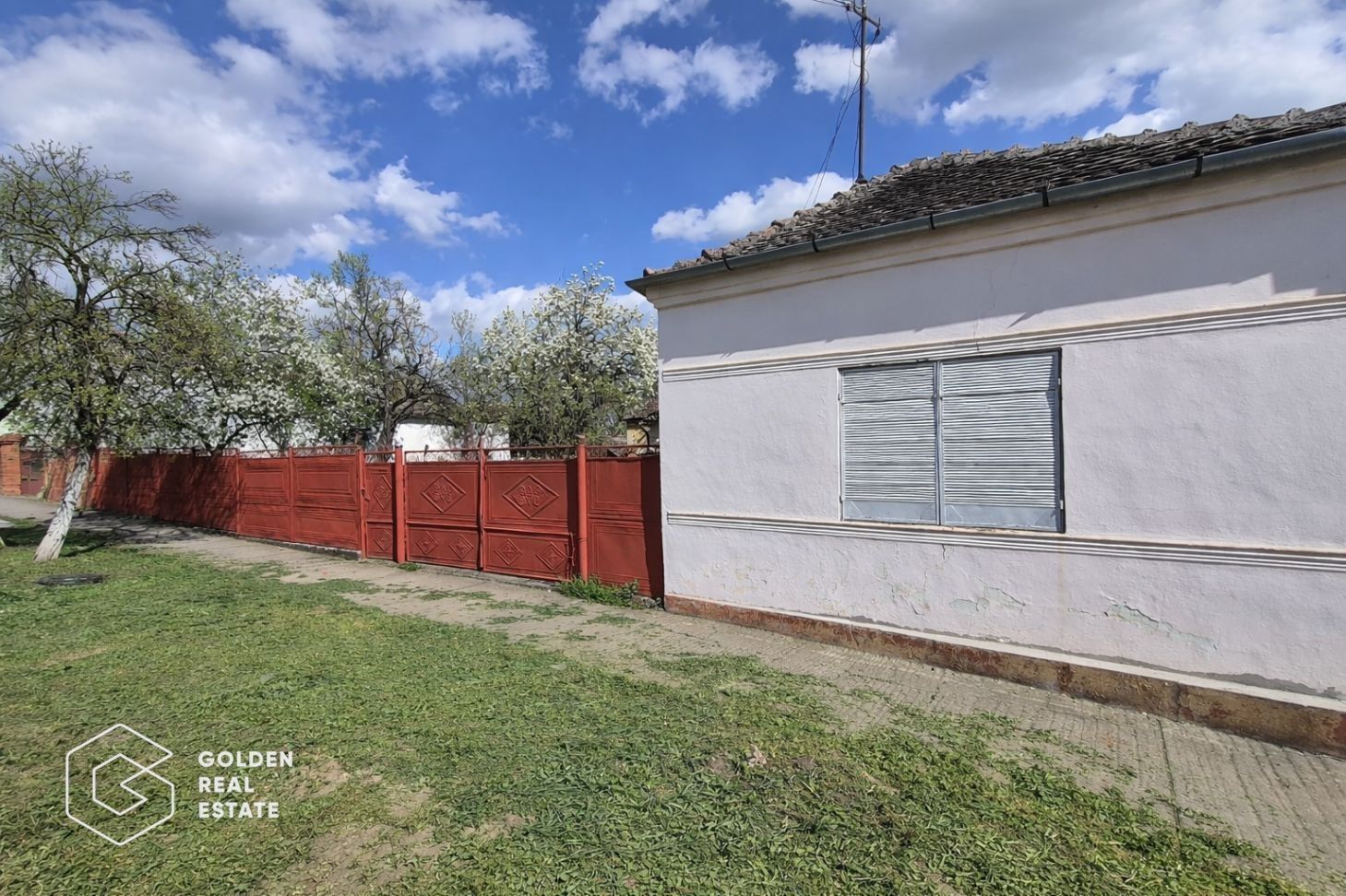 Casa cu doua corpuri de cladire, localitatea Chesint - Poză 3