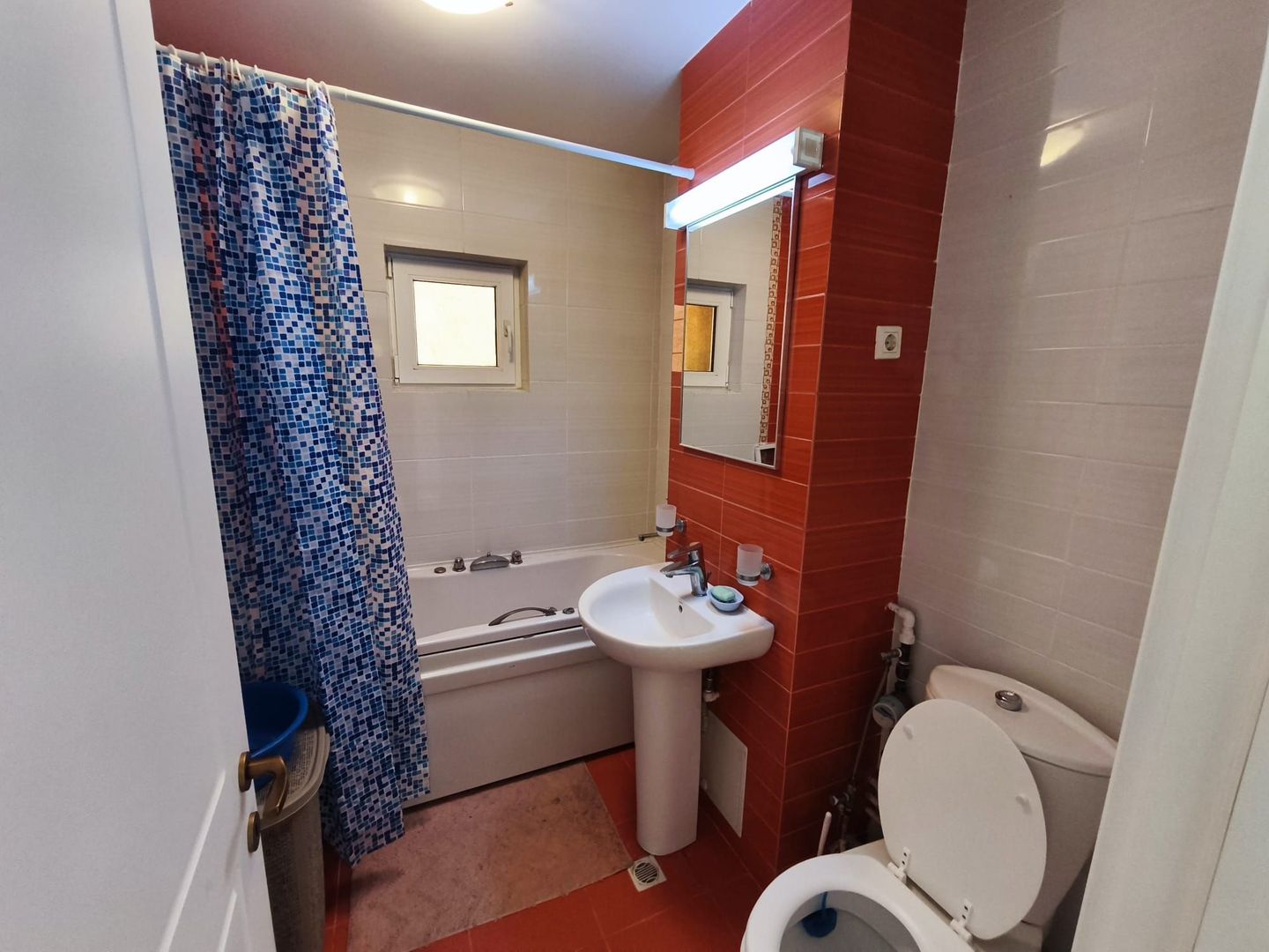 De vanzare apartament cu 3 camere , etaj 8/9 , Faleza, 165.000 euro - Poză 13