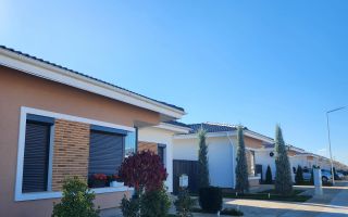 Casa deosebita cu finisaje premium si gradina privata Tunari - Poză 17