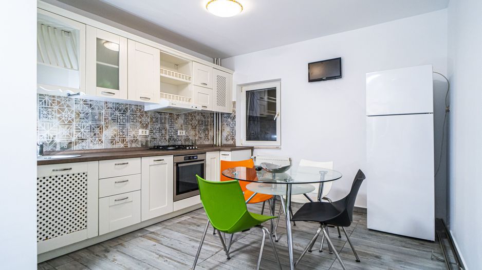Drumul Sarii, 3 camere, 77 mp, et 5, 2 băi, bucatarie mare, disponibil imediat - Poză 9