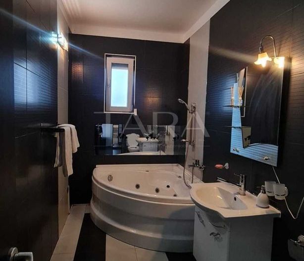 Penthouse 2 camere cu terasă panoramică – Europa - Poză 9