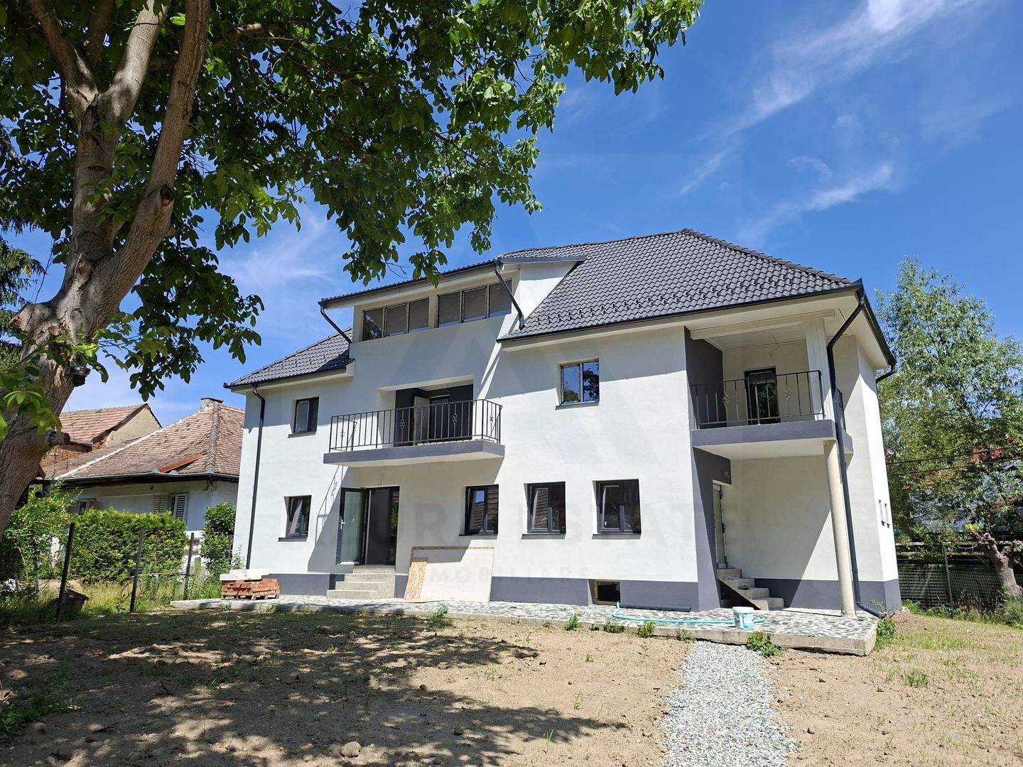 Casa individuala premium 236 mp utili si teren 1200 in Cisnadioara - Poză 5