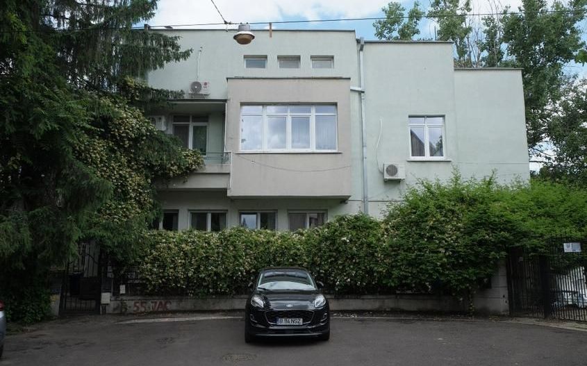 Apartament deosebit cu 4 camere și 2 băi – Casă interbelică RI12 - Poză 1