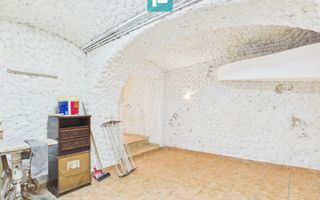 Spațiu comercial  de 29 mp cu vad ultracentral - Poză 2