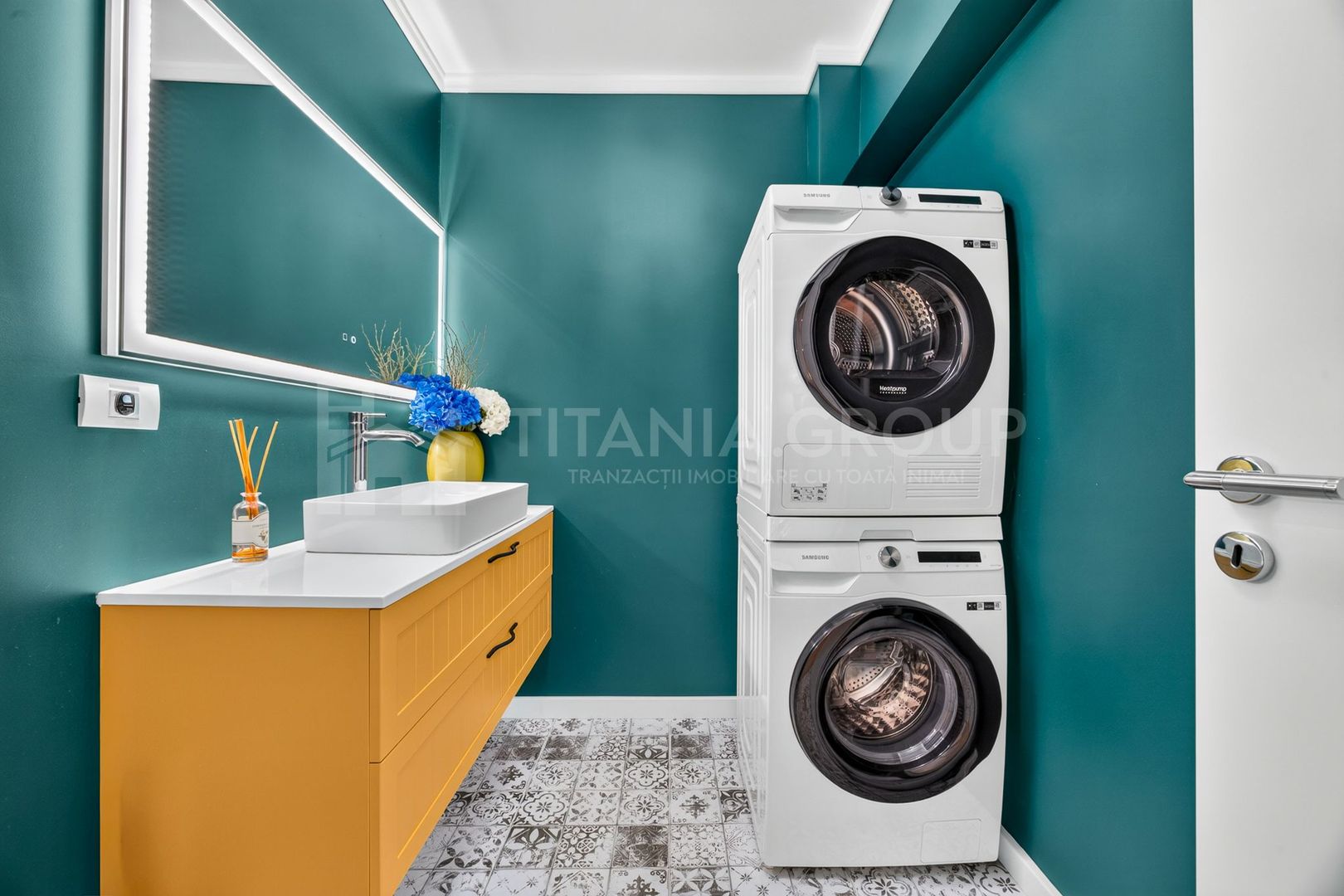 PENTHOUSE SUPERB 4 camere, 100 mp utili, parcare + boxa MAURER Coresi - Poză 17