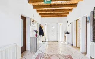Casă spațioasă în Săcălaz lângă Timisoara - Poză 16