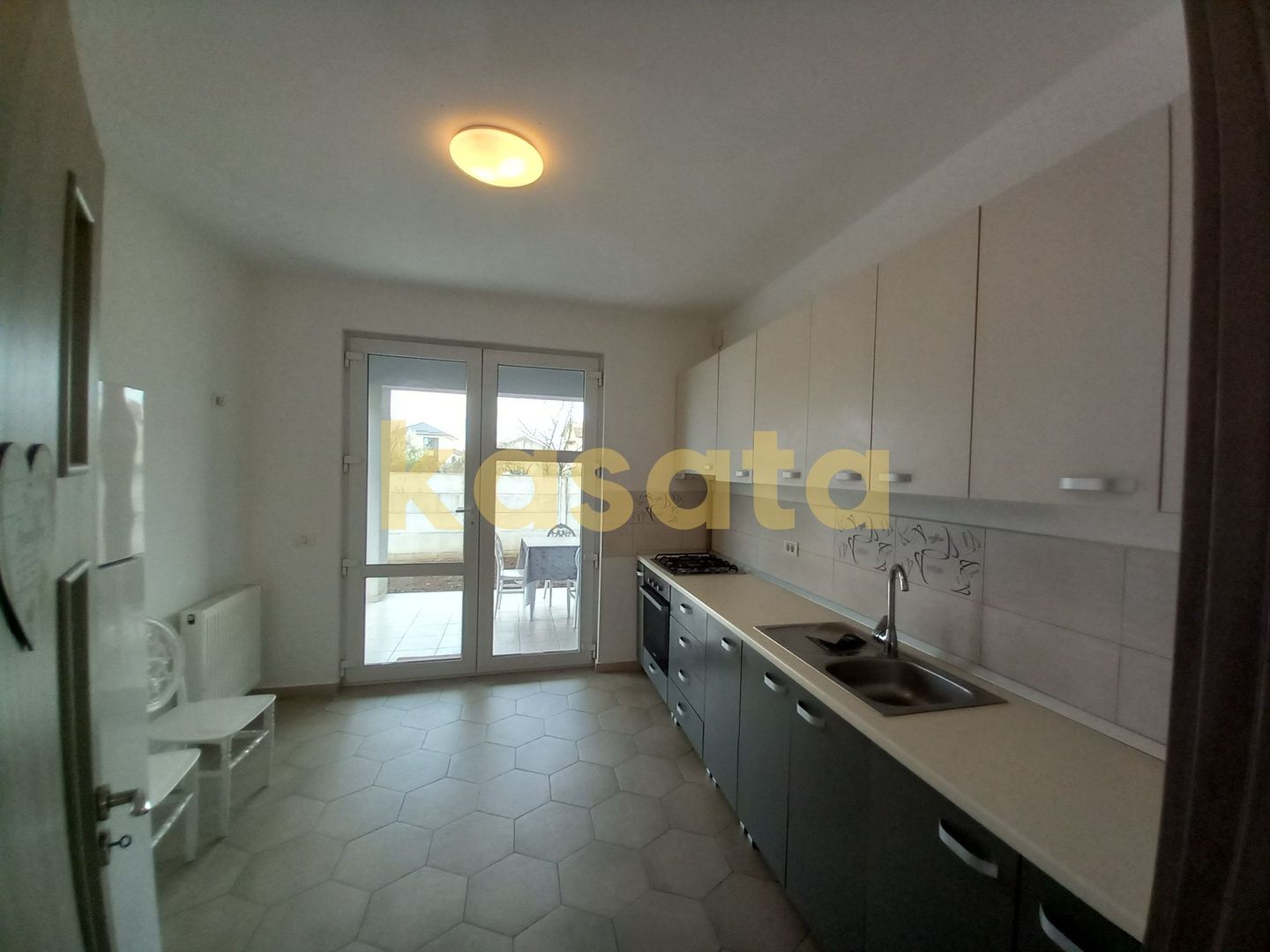 Vilă Modernă 4 Camere | Curte Privată | Zonă Excelentă & Facilități - Poză 6