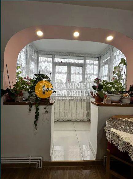 3 Camere Renovat - Etaj 2 - Zona Alexandru Cel Bun - Poză 7