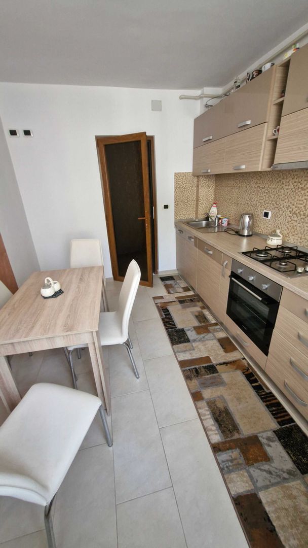 Apartament 4 camere  de vanzare - Poză 4