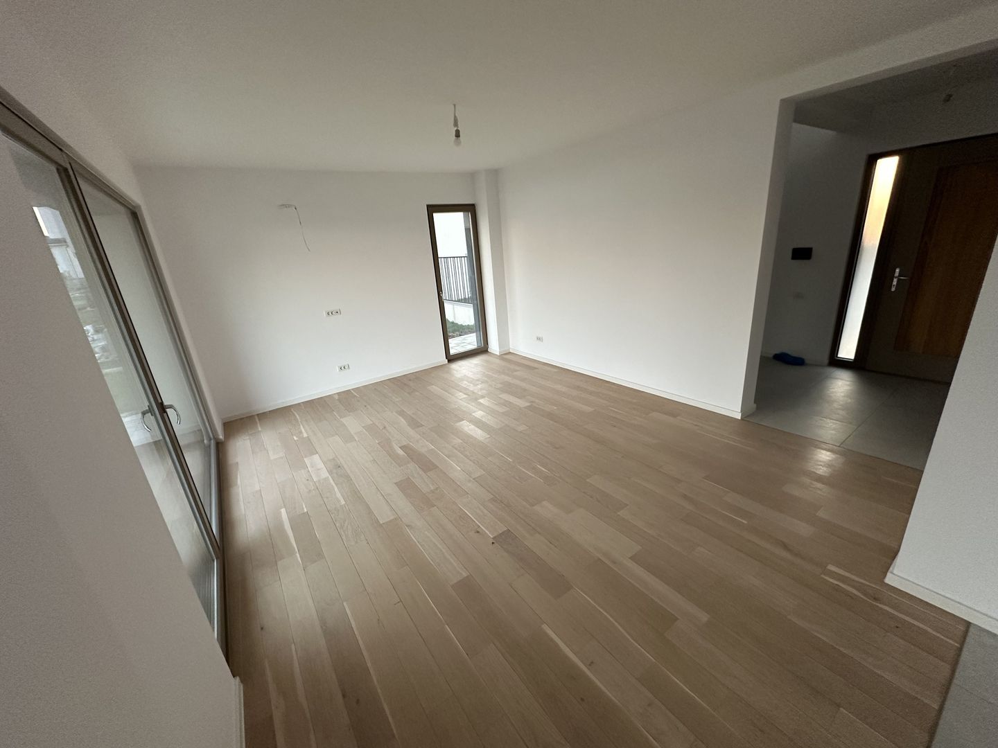 Casa cu 4 camere - Dumbravita - Poză 3