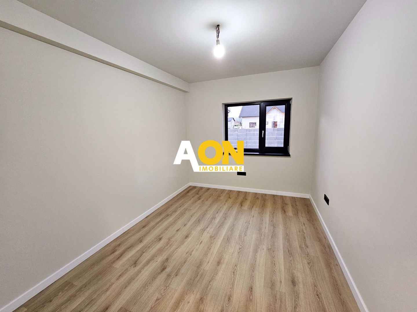 Casa 4 camere, 355 mp teren, gata de mutat, cartier Orizont - Poză 13