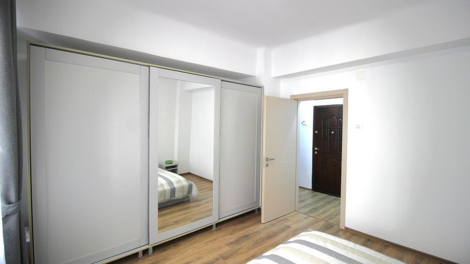 Piata Romana, 4 camere 138 MP total, Etaj 2/9, renovat - utilat, liber - Poză 33