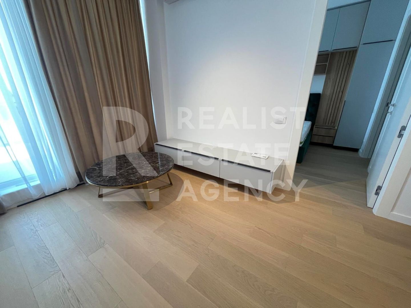 Apartament 3 Camere | Inchiriere | Tunari | 2 locuri de parcare - Poză 3