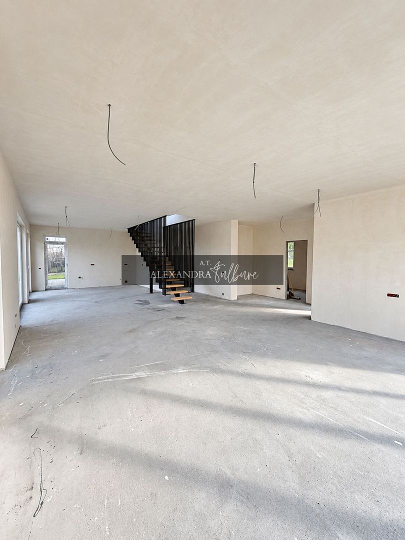 Casa individuala 6 camere, 5 bai, terasa la etaj, curte, P+ET+POD - Poză 16